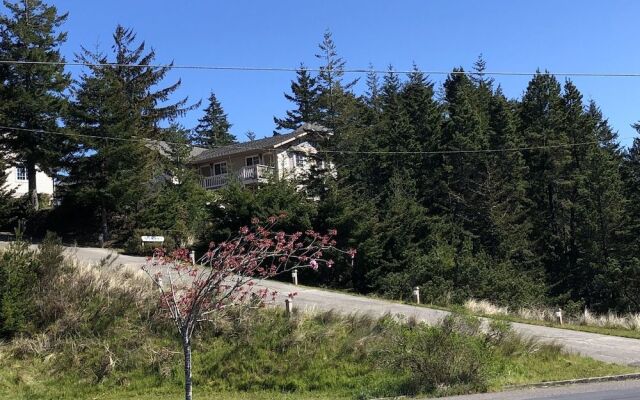 Landmark Inn