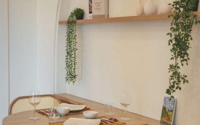 iRest Orange Tay Ho Lakeside Apartment