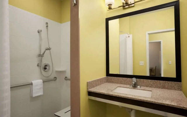 Days Inn And Suites Altoona