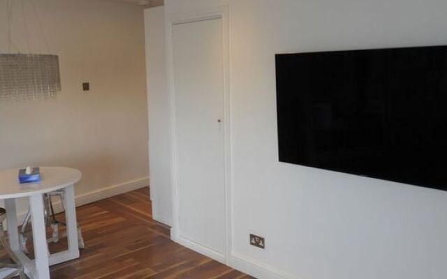 Knightsbridge 1 Bedroom Apartment