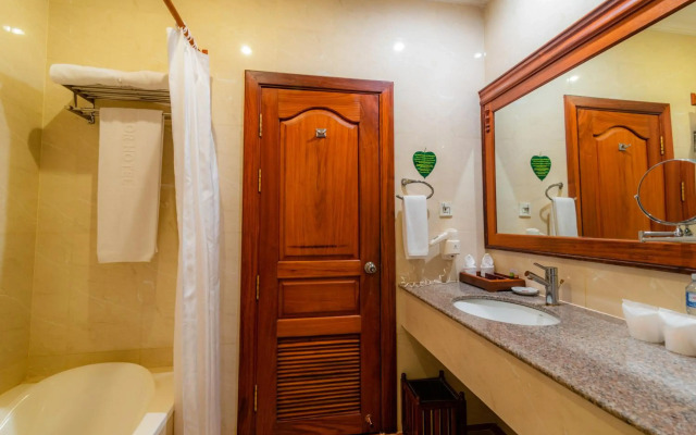 Empress Angkor Resort & Spa