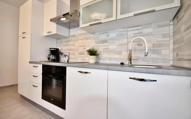 Apartment Erika - for 2 near the beach