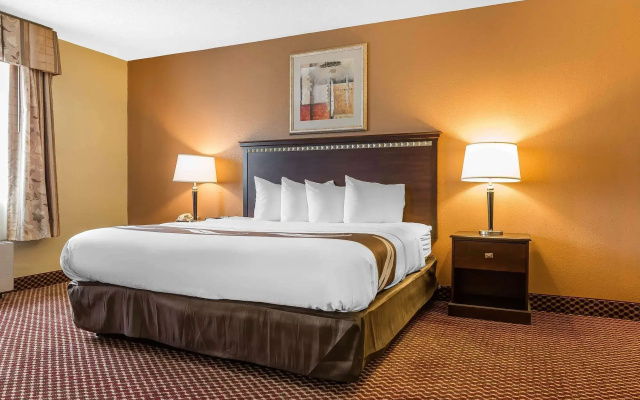 Quality Inn & Suites Bloomington University Area