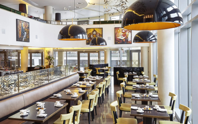 Crowne Plaza London - Battersea