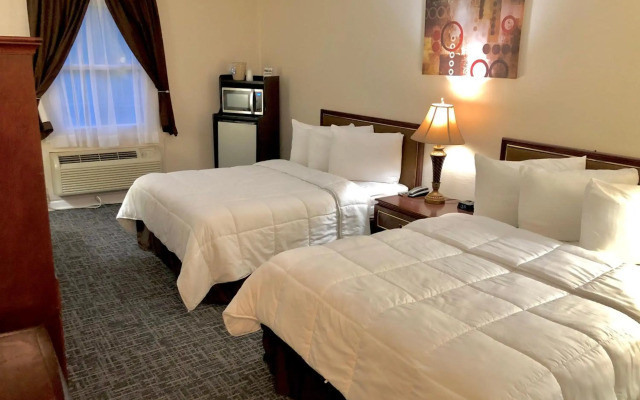 Bicentennial Inn