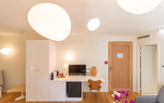 thecamp Hotel