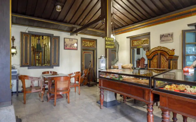 Cakra Homestay Solo RedPartner