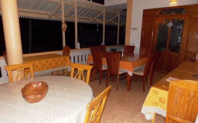 Le Manoir Guest House