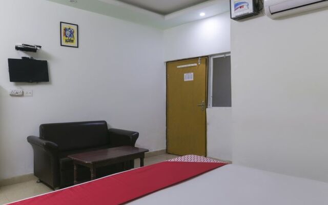 Oyo 4472 Hotel Chandra Deep