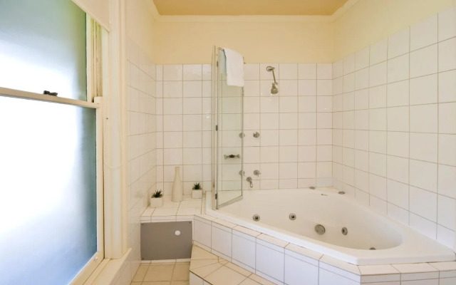 Grand Pacific Hotel and Apartments