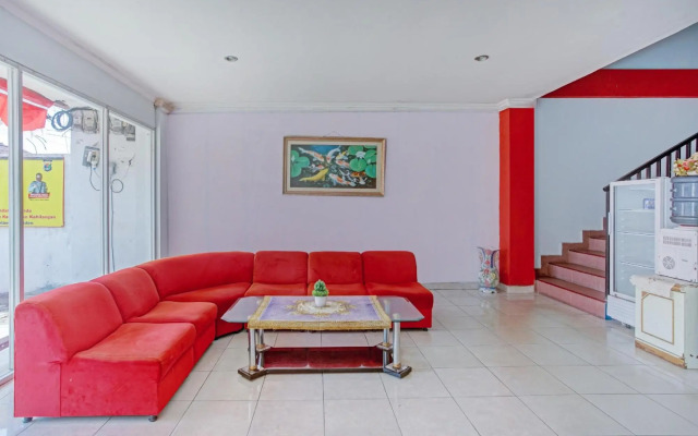 Pelangi Residence by OYO Rooms