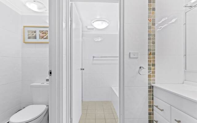 Grevillia, Bay Parklands, Unit 38/2 Gowrie Avenue