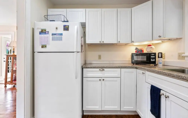 Nanas Hideaway 2 BDR Charmer!