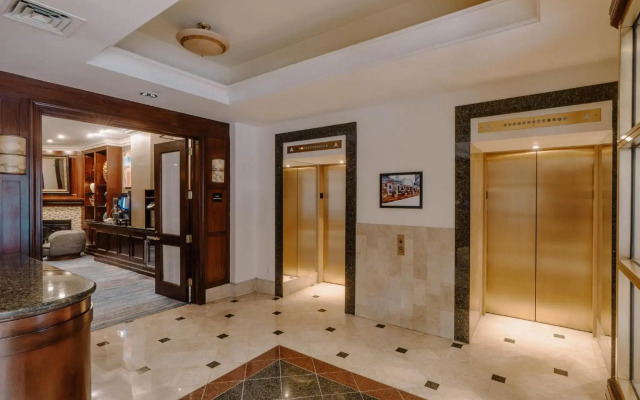 Club Quarters Hotel Faneuil Hall, Boston