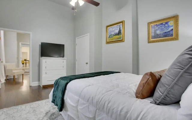 Nola Gem: 3 Mi to French Quarter