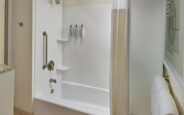 Courtyard by Marriott Warner Robins