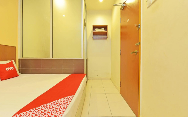 OYO 582 Hotel Walk Inn