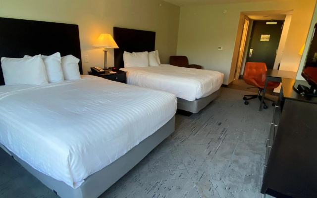 Holiday Inn Express And Suites Raleigh West Lenovo Center by IHG