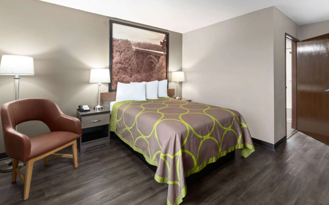 Super 8 by Wyndham Summersville/New River National Park
