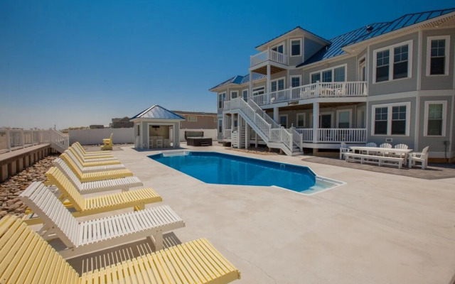 Over The Moon - 9 Br Home