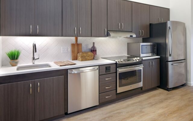 Hollywood Apartments by Barsala