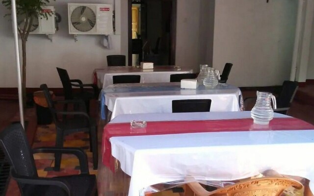 Colonial Inn