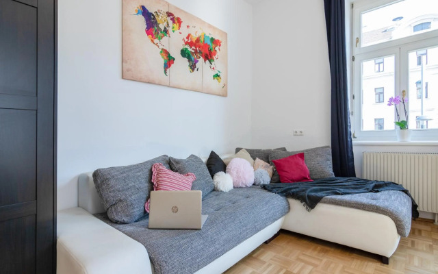 Yeshello Elegant Apartment near Central Vienna