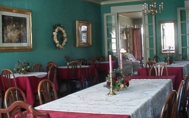 Russell-Cooper House