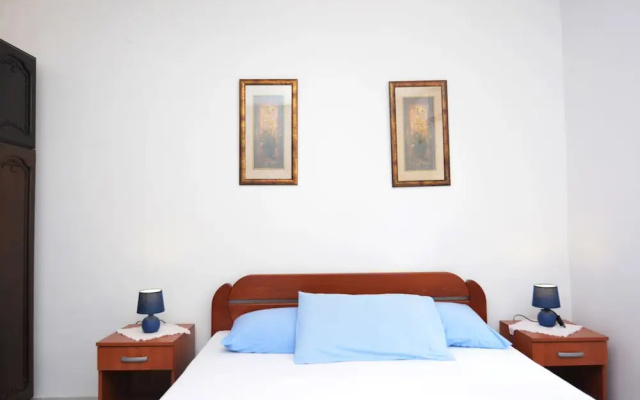 Apartments & Rooms Vanja