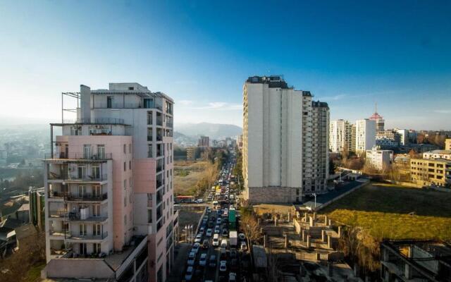 Lech Kachinski Apartment 4