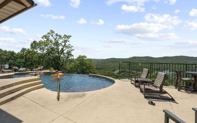 Ozark Mountain Oasis
