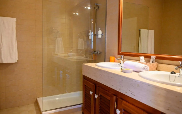 Lantia Rooftop House