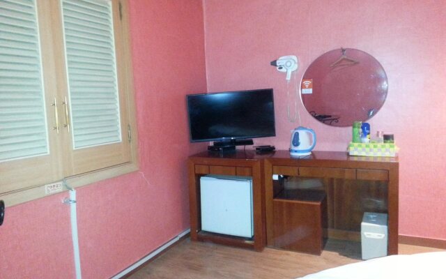 Golden Park Motel