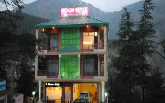 Hotel Moon Walk Residency