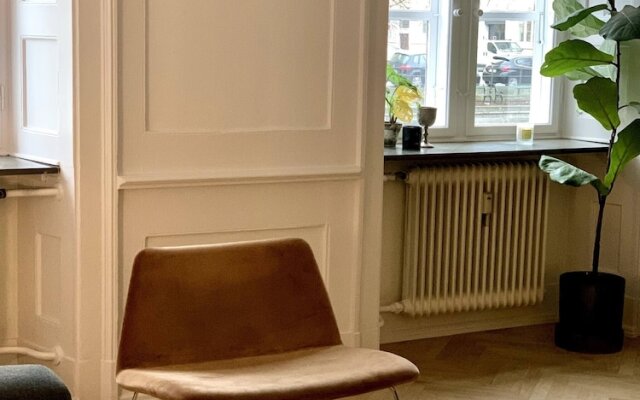 Christianshavn Canalside Luxury Apartment