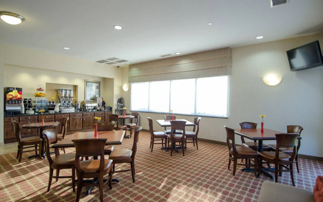 Best Western Plus Castlerock Inn & Suites