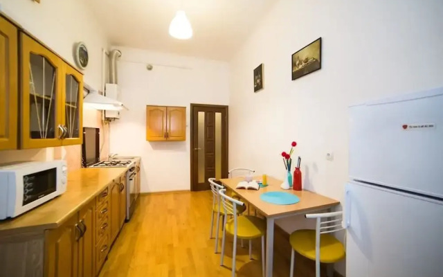 1 Bedroom Apartment Ave Svobody 1-3