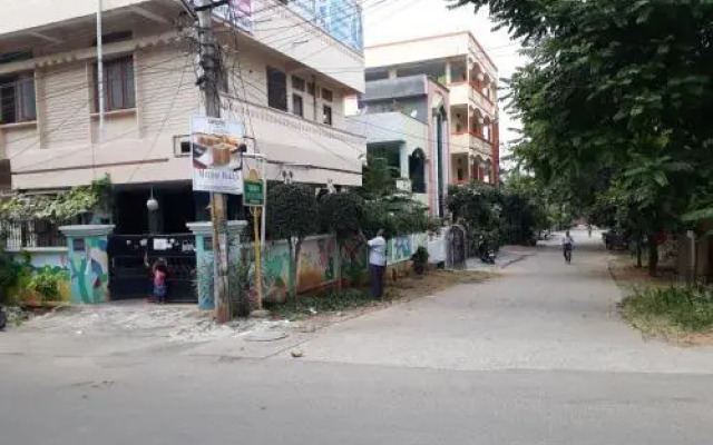 Pranis Hostel For Girl's And Working Women