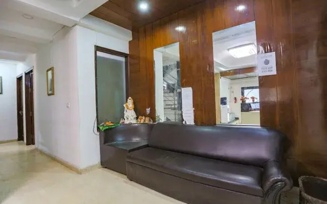 Fabhotel Grand Palace