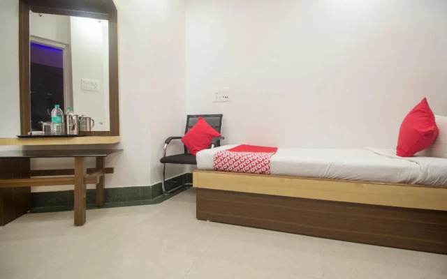 Mahalaxmi By OYO Rooms