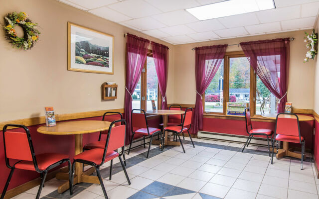 Econo Lodge Inn & Suites Lincoln