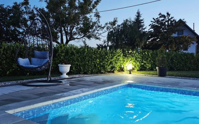 Villa Cerina With Outdoor Swimming Pool
