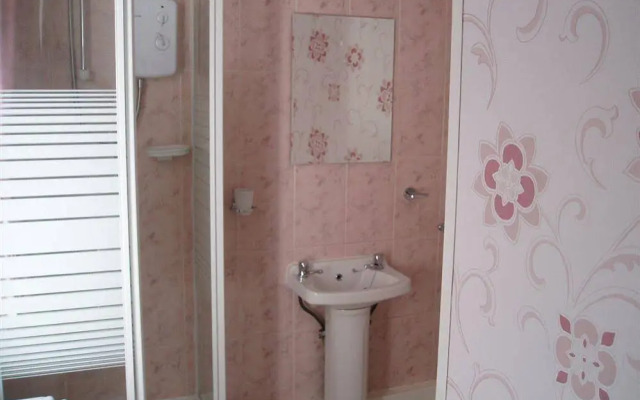The Pilatus - Guest house