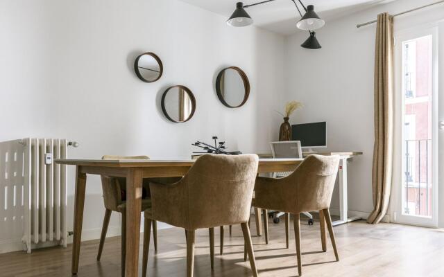 Modern & Chic 2BR/2BA apartment in trendy Chueca