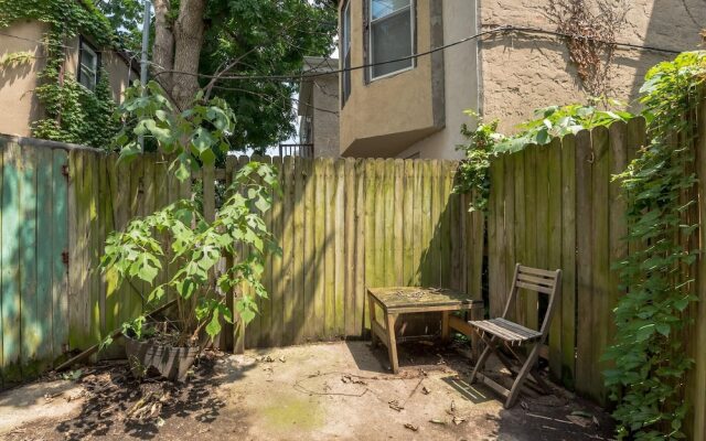 2439 Grays Ferry