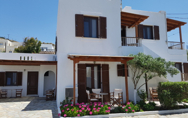 Petros Studios & Suites