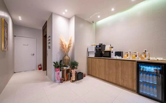 Button Hotel