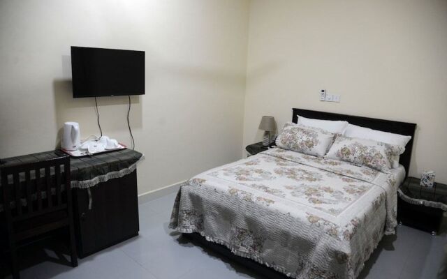 Target Hill Hotel