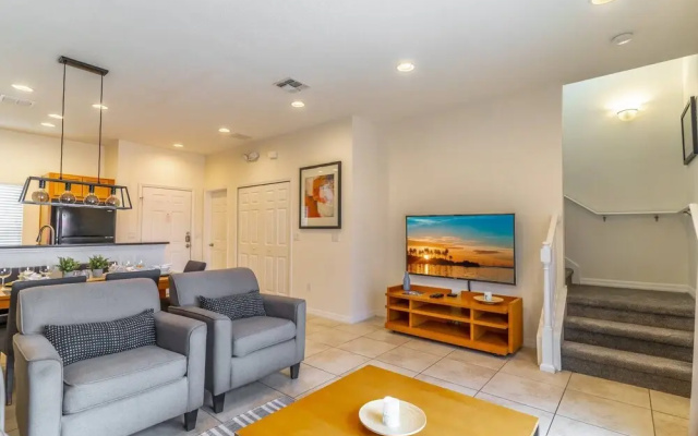 3027 Encantada