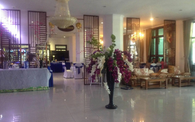 White House Hotel